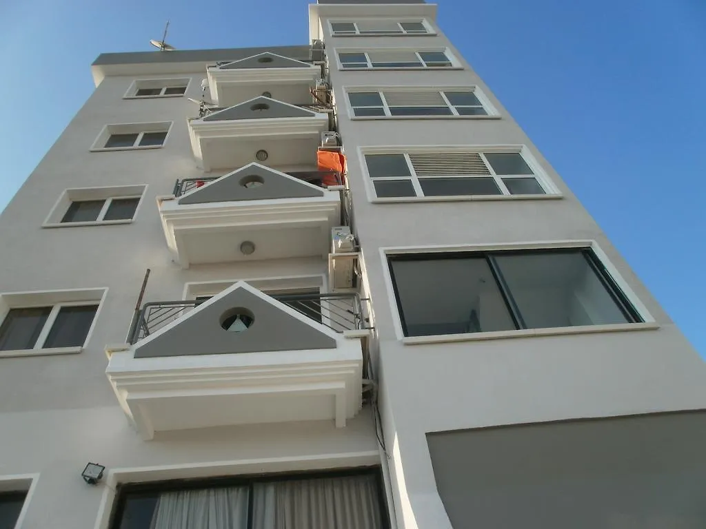 לרנקה Alora Apartments