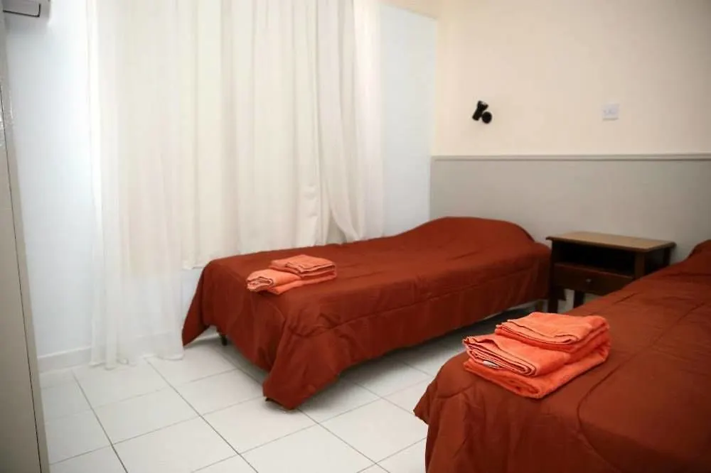 לרנקה Alora Apartments קפריסין