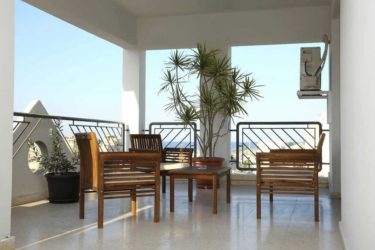 Alora Apartments Larnaca